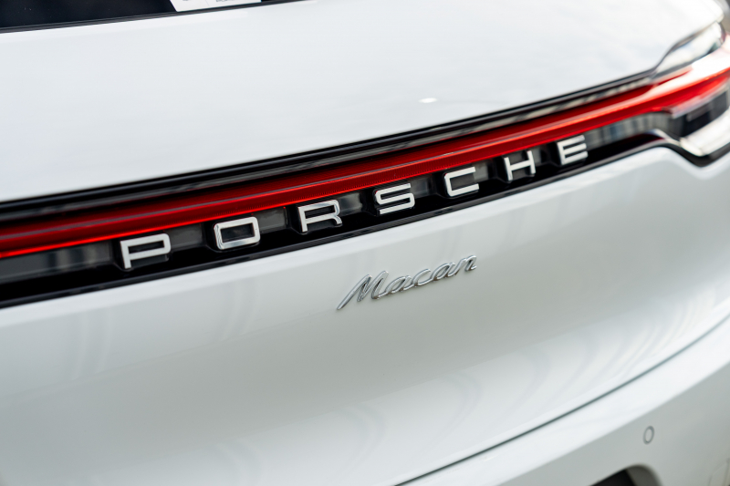 ポルシェ マカン ﾍﾞｰｽｸﾞﾚｰﾄﾞ　MY20 ｶﾞｰﾈｯﾄﾚｯﾄﾞﾚｻﾞｰPKG ｼｰﾄﾋｰﾀｰ PCMﾅﾋﾞ ﾌﾙｾｸﾞTV AppleCarPlay ﾊﾟｰｸｱｼｽﾄ TPM ｵｰﾄﾃｰﾙｹﾞｰﾄ ｶﾗｰｸﾚｽﾄｷｬｯﾌﾟ ﾏｶﾝS18ｲﾝﾁAW　2年保証