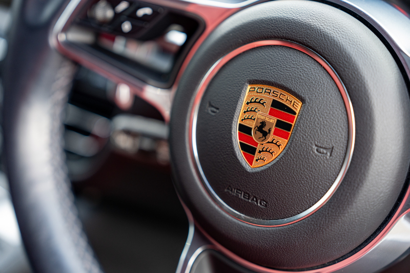 ポルシェ マカン ﾍﾞｰｽｸﾞﾚｰﾄﾞ　MY20 ｶﾞｰﾈｯﾄﾚｯﾄﾞﾚｻﾞｰPKG ｼｰﾄﾋｰﾀｰ PCMﾅﾋﾞ ﾌﾙｾｸﾞTV AppleCarPlay ﾊﾟｰｸｱｼｽﾄ TPM ｵｰﾄﾃｰﾙｹﾞｰﾄ ｶﾗｰｸﾚｽﾄｷｬｯﾌﾟ ﾏｶﾝS18ｲﾝﾁAW　2年保証