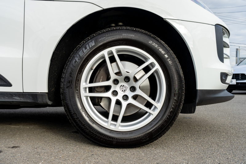 ポルシェ マカン ﾍﾞｰｽｸﾞﾚｰﾄﾞ　MY20 ｶﾞｰﾈｯﾄﾚｯﾄﾞﾚｻﾞｰPKG ｼｰﾄﾋｰﾀｰ PCMﾅﾋﾞ ﾌﾙｾｸﾞTV AppleCarPlay ﾊﾟｰｸｱｼｽﾄ TPM ｵｰﾄﾃｰﾙｹﾞｰﾄ ｶﾗｰｸﾚｽﾄｷｬｯﾌﾟ ﾏｶﾝS18ｲﾝﾁAW　2年保証