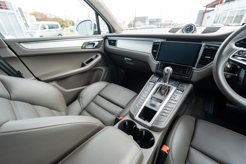 ポルシェ マカン ﾀｰﾎﾞ ｽﾎﾟｰﾂｸﾛﾉPKG　MY15 ｱﾀﾞﾌﾟﾃｨﾌﾞｽﾎﾟｰﾂｼｰﾄ AppleCarplay ｽﾎﾟｰﾂｴｸﾞｿﾞｰｽﾄ PASM/ｴｱｻｽ ｴﾝﾄﾘｰﾄﾞﾗｲﾌﾞ 911ﾀｰﾎﾞﾃﾞｻﾞｲﾝ21ｲﾝﾁAW　2年保証