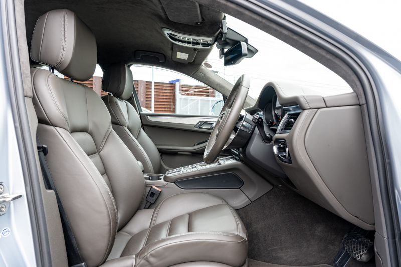 ポルシェ マカン ﾀｰﾎﾞ ｽﾎﾟｰﾂｸﾛﾉPKG　MY15 ｱﾀﾞﾌﾟﾃｨﾌﾞｽﾎﾟｰﾂｼｰﾄ AppleCarplay ｽﾎﾟｰﾂｴｸﾞｿﾞｰｽﾄ PASM/ｴｱｻｽ ｴﾝﾄﾘｰﾄﾞﾗｲﾌﾞ 911ﾀｰﾎﾞﾃﾞｻﾞｲﾝ21ｲﾝﾁAW　2年保証