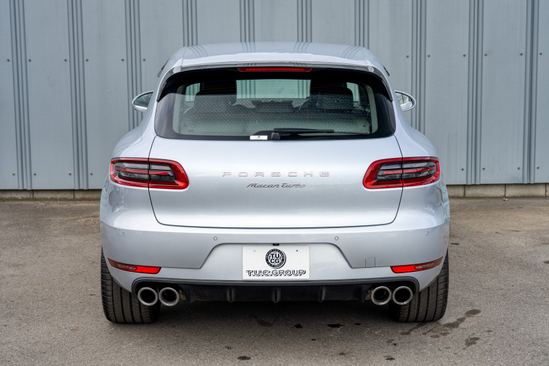 ポルシェ マカン ﾀｰﾎﾞ ｽﾎﾟｰﾂｸﾛﾉPKG　MY15 ｱﾀﾞﾌﾟﾃｨﾌﾞｽﾎﾟｰﾂｼｰﾄ AppleCarplay ｽﾎﾟｰﾂｴｸﾞｿﾞｰｽﾄ PASM/ｴｱｻｽ ｴﾝﾄﾘｰﾄﾞﾗｲﾌﾞ 911ﾀｰﾎﾞﾃﾞｻﾞｲﾝ21ｲﾝﾁAW　2年保証