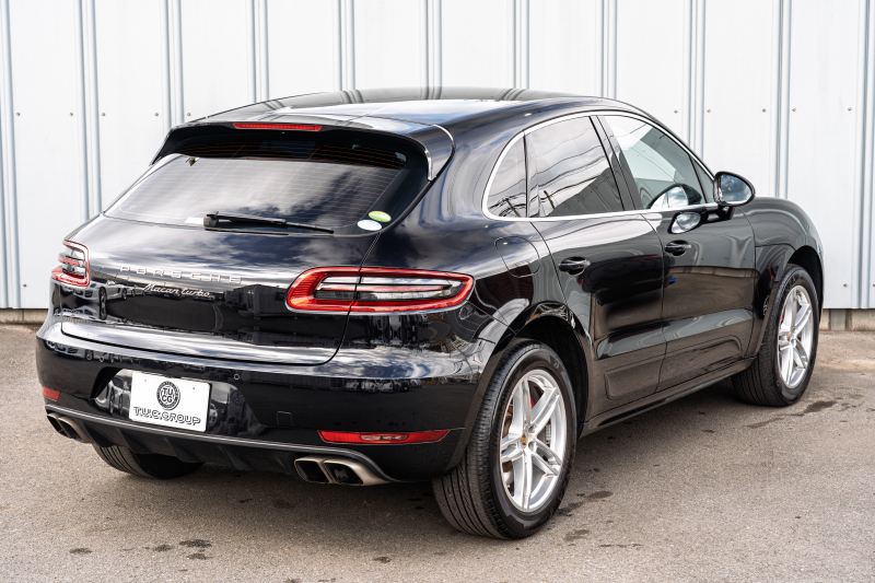 ポルシェ マカン ﾀｰﾎﾞ ｽﾎﾟｰﾂｸﾛﾉPKG　MY17 ﾌﾞﾗｯｸﾚｻﾞｰｼｰﾄ PCMﾅﾋﾞ LED/PDLS+ PASM ｴﾝﾄﾘｰﾄﾞﾗｲﾌﾞ BOSEｻｳﾝﾄﾞ ｸﾙｺﾝ ﾏｶﾝﾀｰﾎﾞ19ｲﾝﾁAW　2年保証