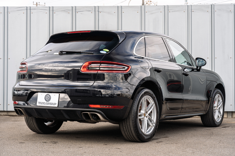 ポルシェ マカン ﾀｰﾎﾞ ｽﾎﾟｰﾂｸﾛﾉPKG　MY17 ﾌﾞﾗｯｸﾚｻﾞｰｼｰﾄ PCMﾅﾋﾞ LED/PDLS+ PASM ｴﾝﾄﾘｰﾄﾞﾗｲﾌﾞ BOSEｻｳﾝﾄﾞ ｸﾙｺﾝ ﾏｶﾝﾀｰﾎﾞ19ｲﾝﾁAW　2年保証