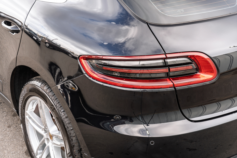 ポルシェ マカン ﾀｰﾎﾞ ｽﾎﾟｰﾂｸﾛﾉPKG　MY17 ﾌﾞﾗｯｸﾚｻﾞｰｼｰﾄ PCMﾅﾋﾞ LED/PDLS+ PASM ｴﾝﾄﾘｰﾄﾞﾗｲﾌﾞ BOSEｻｳﾝﾄﾞ ｸﾙｺﾝ ﾏｶﾝﾀｰﾎﾞ19ｲﾝﾁAW　2年保証