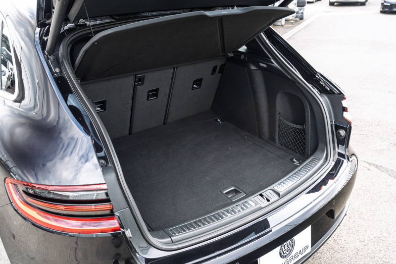 ポルシェ マカン ﾀｰﾎﾞ ｽﾎﾟｰﾂｸﾛﾉPKG　MY17 ﾌﾞﾗｯｸﾚｻﾞｰｼｰﾄ PCMﾅﾋﾞ LED/PDLS+ PASM ｴﾝﾄﾘｰﾄﾞﾗｲﾌﾞ BOSEｻｳﾝﾄﾞ ｸﾙｺﾝ ﾏｶﾝﾀｰﾎﾞ19ｲﾝﾁAW　2年保証