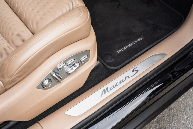 ポルシェ マカン S ｽﾎﾟｰﾂｸﾛﾉPKG　MY23 1ｵｰﾅｰ ﾂｰﾄﾝﾚｻﾞｰｲﾝﾃ(ﾌﾞﾗｯｸ/ﾓﾊｰｳﾞｪﾍﾞｰｼﾞｭ) ｱﾀﾞﾌﾟﾃｨﾌﾞｽﾎﾟｰﾂｼｰﾄ ﾍﾞﾝﾁﾚｰﾀｰ ﾊﾟﾉﾗﾏSR PCM ｽﾎﾟｰﾂｴｸﾞｿﾞｰｽﾄ PASM ﾏﾄﾘｯｸｽLED ﾏｶﾝS20AW　2年保証