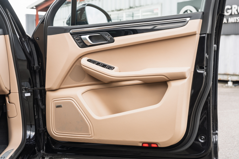 ポルシェ マカン S ｽﾎﾟｰﾂｸﾛﾉPKG　MY23 1ｵｰﾅｰ ﾂｰﾄﾝﾚｻﾞｰｲﾝﾃ(ﾌﾞﾗｯｸ/ﾓﾊｰｳﾞｪﾍﾞｰｼﾞｭ) ｱﾀﾞﾌﾟﾃｨﾌﾞｽﾎﾟｰﾂｼｰﾄ ﾍﾞﾝﾁﾚｰﾀｰ ﾊﾟﾉﾗﾏSR PCM ｽﾎﾟｰﾂｴｸﾞｿﾞｰｽﾄ PASM ﾏﾄﾘｯｸｽLED ﾏｶﾝS20AW　2年保証