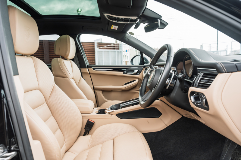 ポルシェ マカン S ｽﾎﾟｰﾂｸﾛﾉPKG　MY23 1ｵｰﾅｰ ﾂｰﾄﾝﾚｻﾞｰｲﾝﾃ(ﾌﾞﾗｯｸ/ﾓﾊｰｳﾞｪﾍﾞｰｼﾞｭ) ｱﾀﾞﾌﾟﾃｨﾌﾞｽﾎﾟｰﾂｼｰﾄ ﾍﾞﾝﾁﾚｰﾀｰ ﾊﾟﾉﾗﾏSR PCM ｽﾎﾟｰﾂｴｸﾞｿﾞｰｽﾄ PASM ﾏﾄﾘｯｸｽLED ﾏｶﾝS20AW　2年保証