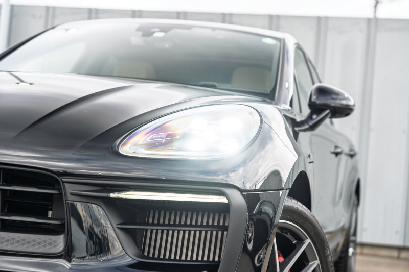 ポルシェ マカン S ｽﾎﾟｰﾂｸﾛﾉPKG　MY23 1ｵｰﾅｰ ﾂｰﾄﾝﾚｻﾞｰｲﾝﾃ(ﾌﾞﾗｯｸ/ﾓﾊｰｳﾞｪﾍﾞｰｼﾞｭ) ｱﾀﾞﾌﾟﾃｨﾌﾞｽﾎﾟｰﾂｼｰﾄ ﾍﾞﾝﾁﾚｰﾀｰ ﾊﾟﾉﾗﾏSR PCM ｽﾎﾟｰﾂｴｸﾞｿﾞｰｽﾄ PASM ﾏﾄﾘｯｸｽLED ﾏｶﾝS20AW　2年保証