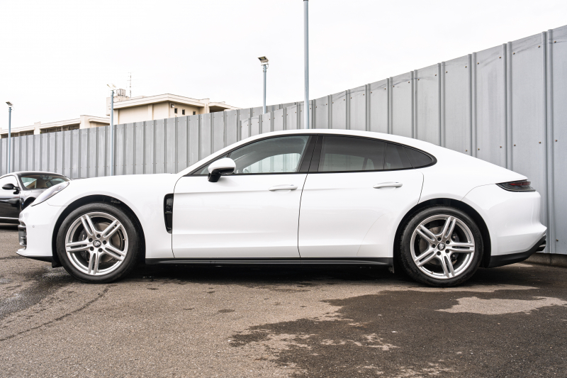 ポルシェ パナメーラ ﾍﾞｰｽｸﾞﾚｰﾄﾞ　1ｵｰﾅｰ ﾌﾞﾗｯｸﾚｻﾞｰｼｰﾄ PCMﾅﾋﾞ CayPlay LEDﾗｲﾄ PASM/ｴｱｻｽ ｴﾝﾄﾘｰD ACC ﾚｰﾝﾃﾞｨﾊﾟｰﾁｬｰﾜｰﾆﾝｸﾞ ﾊﾟﾅﾒｰﾗﾀｰﾎﾞ21ｲﾝﾁAW　2年保証