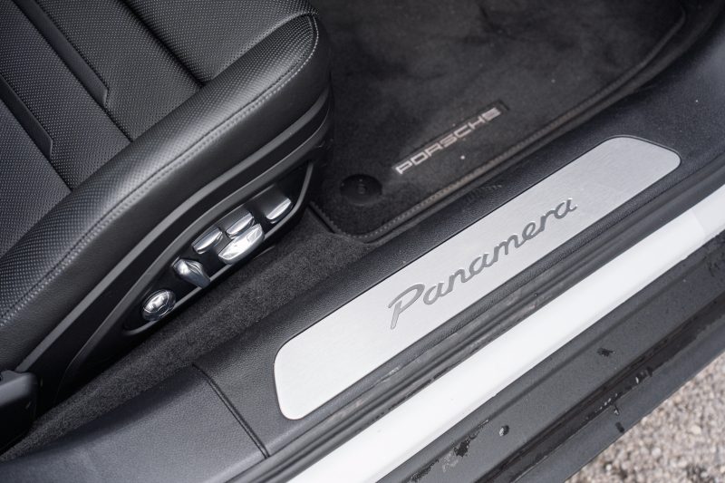 ポルシェ パナメーラ ﾍﾞｰｽｸﾞﾚｰﾄﾞ　1ｵｰﾅｰ ﾌﾞﾗｯｸﾚｻﾞｰｼｰﾄ PCMﾅﾋﾞ CayPlay LEDﾗｲﾄ PASM/ｴｱｻｽ ｴﾝﾄﾘｰD ACC ﾚｰﾝﾃﾞｨﾊﾟｰﾁｬｰﾜｰﾆﾝｸﾞ ﾊﾟﾅﾒｰﾗﾀｰﾎﾞ21ｲﾝﾁAW　2年保証