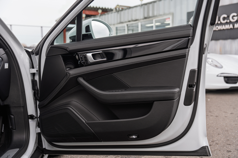 ポルシェ パナメーラ ﾍﾞｰｽｸﾞﾚｰﾄﾞ　1ｵｰﾅｰ ﾌﾞﾗｯｸﾚｻﾞｰｼｰﾄ PCMﾅﾋﾞ CayPlay LEDﾗｲﾄ PASM/ｴｱｻｽ ｴﾝﾄﾘｰD ACC ﾚｰﾝﾃﾞｨﾊﾟｰﾁｬｰﾜｰﾆﾝｸﾞ ﾊﾟﾅﾒｰﾗﾀｰﾎﾞ21ｲﾝﾁAW　2年保証