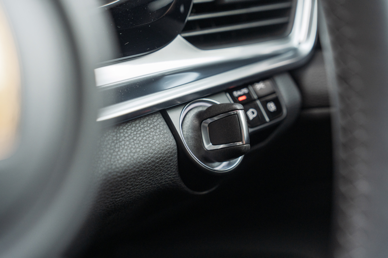 ポルシェ パナメーラ ﾍﾞｰｽｸﾞﾚｰﾄﾞ　1ｵｰﾅｰ ﾌﾞﾗｯｸﾚｻﾞｰｼｰﾄ PCMﾅﾋﾞ CayPlay LEDﾗｲﾄ PASM/ｴｱｻｽ ｴﾝﾄﾘｰD ACC ﾚｰﾝﾃﾞｨﾊﾟｰﾁｬｰﾜｰﾆﾝｸﾞ ﾊﾟﾅﾒｰﾗﾀｰﾎﾞ21ｲﾝﾁAW　2年保証