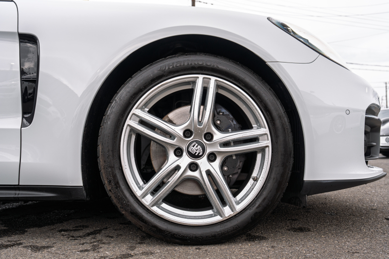 ポルシェ パナメーラ ﾍﾞｰｽｸﾞﾚｰﾄﾞ　1ｵｰﾅｰ ﾌﾞﾗｯｸﾚｻﾞｰｼｰﾄ PCMﾅﾋﾞ CayPlay LEDﾗｲﾄ PASM/ｴｱｻｽ ｴﾝﾄﾘｰD ACC ﾚｰﾝﾃﾞｨﾊﾟｰﾁｬｰﾜｰﾆﾝｸﾞ ﾊﾟﾅﾒｰﾗﾀｰﾎﾞ21ｲﾝﾁAW　2年保証