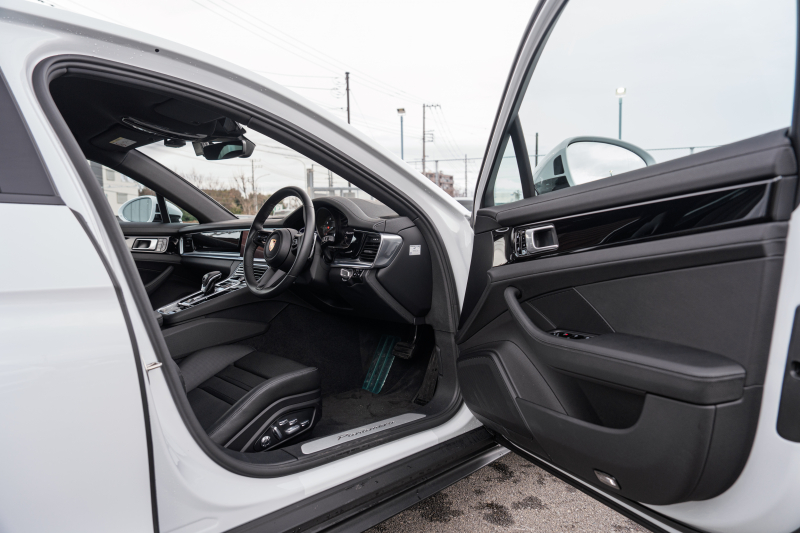 ポルシェ パナメーラ ﾍﾞｰｽｸﾞﾚｰﾄﾞ　1ｵｰﾅｰ ﾌﾞﾗｯｸﾚｻﾞｰｼｰﾄ PCMﾅﾋﾞ CayPlay LEDﾗｲﾄ PASM/ｴｱｻｽ ｴﾝﾄﾘｰD ACC ﾚｰﾝﾃﾞｨﾊﾟｰﾁｬｰﾜｰﾆﾝｸﾞ ﾊﾟﾅﾒｰﾗﾀｰﾎﾞ21ｲﾝﾁAW　2年保証