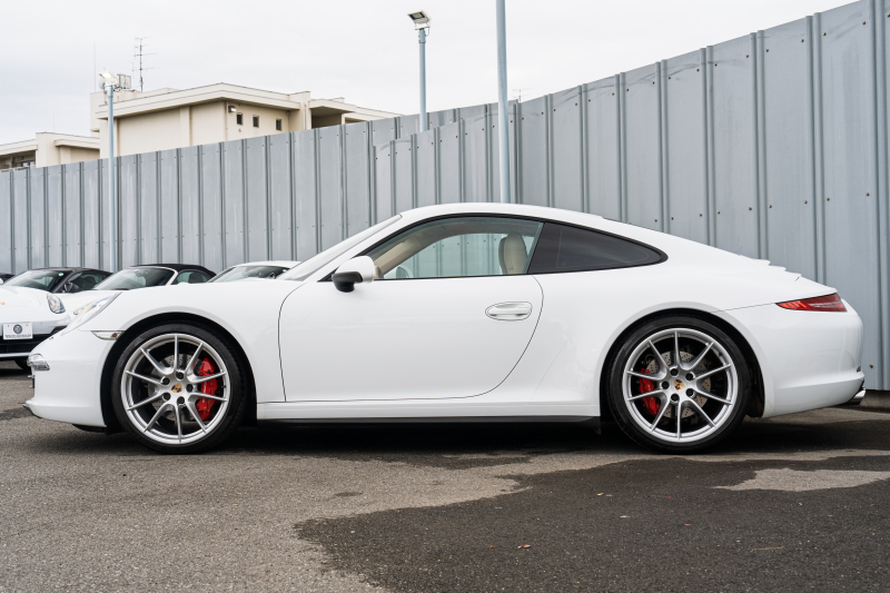 ポルシェ 911(Type991.1) ｶﾚﾗ4S ｽﾎﾟｰﾂｸﾛﾉPKG　ﾍﾞｰｼﾞｭﾚｻﾞｰｼｰﾄ ﾅﾋﾞTV ｽﾎﾟｰﾂｴｸﾞｿﾞｰｽﾄ PASM ｽﾎﾟｰﾂﾃﾞｻﾞｲﾝｽﾃｱﾘﾝｸﾞ ｵｰﾄｴｱｺﾝ 電動Dﾐﾗｰ TPM ｶﾚﾗS20ｲﾝﾁAW　2年保証