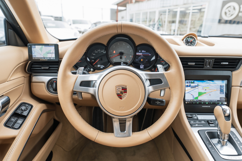 ポルシェ 911(Type991.1) ｶﾚﾗ4S ｽﾎﾟｰﾂｸﾛﾉPKG　ﾍﾞｰｼﾞｭﾚｻﾞｰｼｰﾄ ﾅﾋﾞTV ｽﾎﾟｰﾂｴｸﾞｿﾞｰｽﾄ PASM ｽﾎﾟｰﾂﾃﾞｻﾞｲﾝｽﾃｱﾘﾝｸﾞ ｵｰﾄｴｱｺﾝ 電動Dﾐﾗｰ TPM ｶﾚﾗS20ｲﾝﾁAW　2年保証