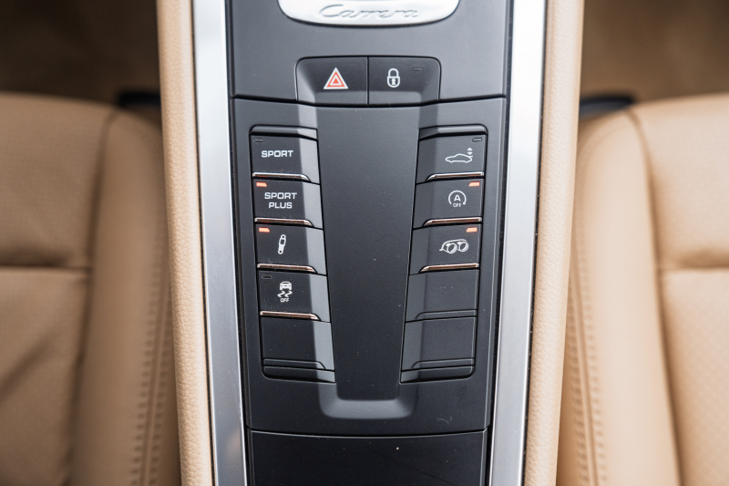 ポルシェ 911(Type991.1) ｶﾚﾗ4S ｽﾎﾟｰﾂｸﾛﾉPKG　ﾍﾞｰｼﾞｭﾚｻﾞｰｼｰﾄ ﾅﾋﾞTV ｽﾎﾟｰﾂｴｸﾞｿﾞｰｽﾄ PASM ｽﾎﾟｰﾂﾃﾞｻﾞｲﾝｽﾃｱﾘﾝｸﾞ ｵｰﾄｴｱｺﾝ 電動Dﾐﾗｰ TPM ｶﾚﾗS20ｲﾝﾁAW　2年保証