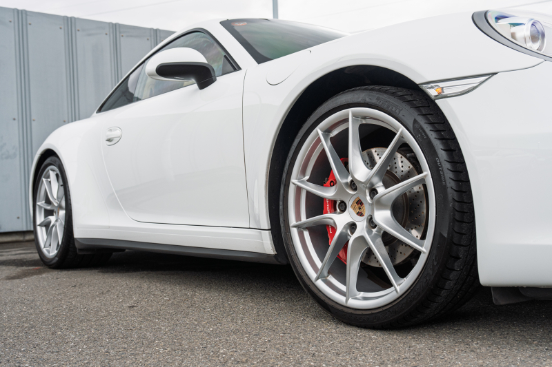 ポルシェ 911(Type991.1) ｶﾚﾗ4S ｽﾎﾟｰﾂｸﾛﾉPKG　ﾍﾞｰｼﾞｭﾚｻﾞｰｼｰﾄ ﾅﾋﾞTV ｽﾎﾟｰﾂｴｸﾞｿﾞｰｽﾄ PASM ｽﾎﾟｰﾂﾃﾞｻﾞｲﾝｽﾃｱﾘﾝｸﾞ ｵｰﾄｴｱｺﾝ 電動Dﾐﾗｰ TPM ｶﾚﾗS20ｲﾝﾁAW　2年保証