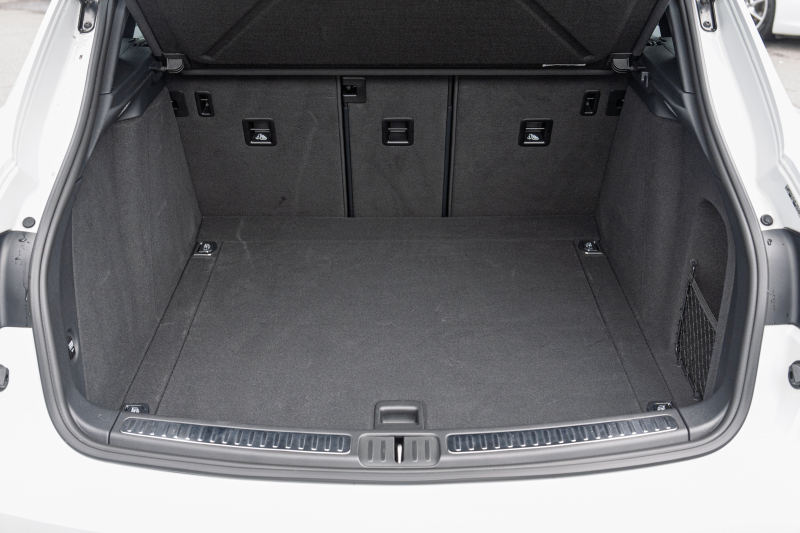 ポルシェ マカン S　MY15 ﾌﾞﾗｯｸﾚｻﾞｰｼｰﾄ ｼｰﾄﾋｰﾀｰ ﾊﾟﾉﾗﾏｻﾝﾙｰﾌ ｸﾗﾘｵﾝﾅﾋﾞ ﾌﾙｾｸﾞTV PASM PDLS ｴﾝﾄﾘｰﾄﾞﾗｲﾌﾞ 911ﾀｰﾎﾞﾃﾞｻﾞｲﾝ21ｲﾝﾁAW　2年保証