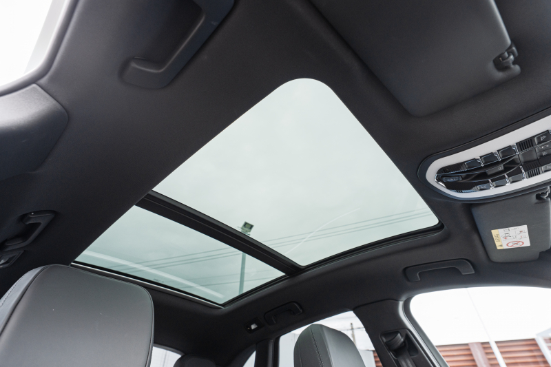 ポルシェ マカン S　MY15 ﾌﾞﾗｯｸﾚｻﾞｰｼｰﾄ ｼｰﾄﾋｰﾀｰ ﾊﾟﾉﾗﾏｻﾝﾙｰﾌ ｸﾗﾘｵﾝﾅﾋﾞ ﾌﾙｾｸﾞTV PASM PDLS ｴﾝﾄﾘｰﾄﾞﾗｲﾌﾞ 911ﾀｰﾎﾞﾃﾞｻﾞｲﾝ21ｲﾝﾁAW　2年保証