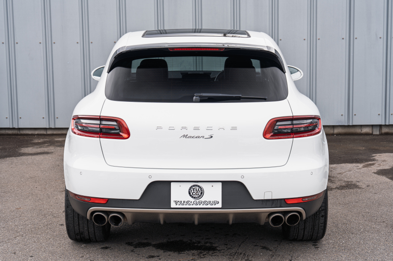 ポルシェ マカン S　MY15 ﾌﾞﾗｯｸﾚｻﾞｰｼｰﾄ ｼｰﾄﾋｰﾀｰ ﾊﾟﾉﾗﾏｻﾝﾙｰﾌ ｸﾗﾘｵﾝﾅﾋﾞ ﾌﾙｾｸﾞTV PASM PDLS ｴﾝﾄﾘｰﾄﾞﾗｲﾌﾞ 911ﾀｰﾎﾞﾃﾞｻﾞｲﾝ21ｲﾝﾁAW　2年保証