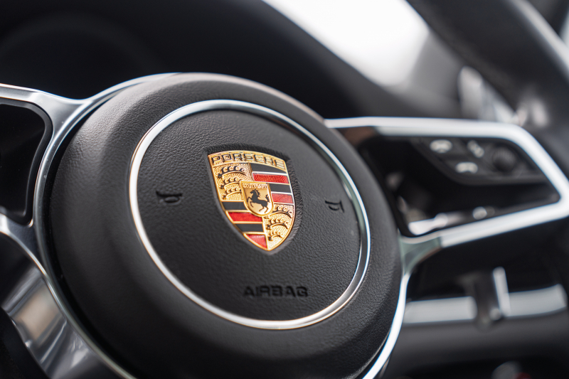 ポルシェ マカン S　MY15 ﾌﾞﾗｯｸﾚｻﾞｰｼｰﾄ ｼｰﾄﾋｰﾀｰ ﾊﾟﾉﾗﾏｻﾝﾙｰﾌ ｸﾗﾘｵﾝﾅﾋﾞ ﾌﾙｾｸﾞTV PASM PDLS ｴﾝﾄﾘｰﾄﾞﾗｲﾌﾞ 911ﾀｰﾎﾞﾃﾞｻﾞｲﾝ21ｲﾝﾁAW　2年保証