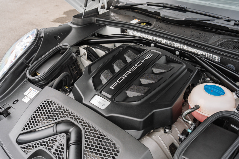 ポルシェ マカン S　MY15 ﾌﾞﾗｯｸﾚｻﾞｰｼｰﾄ ｼｰﾄﾋｰﾀｰ ﾊﾟﾉﾗﾏｻﾝﾙｰﾌ ｸﾗﾘｵﾝﾅﾋﾞ ﾌﾙｾｸﾞTV PASM PDLS ｴﾝﾄﾘｰﾄﾞﾗｲﾌﾞ 911ﾀｰﾎﾞﾃﾞｻﾞｲﾝ21ｲﾝﾁAW　2年保証