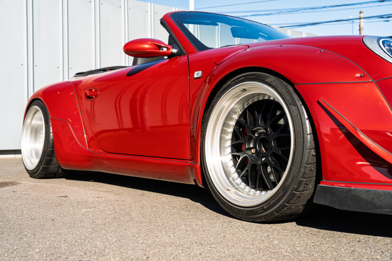 ポルシェ 911(Type997) ｶﾚﾗ4 ｶﾌﾞﾘｵﾚ　RWB997 ﾚｷﾞｭﾗｰﾜｲﾄﾞﾎﾞﾃﾞｨ RWBｺﾗﾎﾞﾚｰｼｮﾝWORK Meister19AW Fﾀﾞｳﾝｻｽ ﾘｱ車高調 黒革 ﾅﾋﾞTV ETC FCLﾘﾝｸﾞｷｾﾉﾝ LEDﾄﾞﾗｲﾋﾞﾝｸﾞﾗｲﾄ&ﾃｰﾙ ﾊﾟﾄﾞﾙｼﾌﾄ