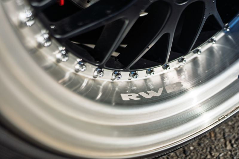 ポルシェ 911(Type997) ｶﾚﾗ4 ｶﾌﾞﾘｵﾚ　RWB997 ﾚｷﾞｭﾗｰﾜｲﾄﾞﾎﾞﾃﾞｨ RWBｺﾗﾎﾞﾚｰｼｮﾝWORK Meister19AW Fﾀﾞｳﾝｻｽ ﾘｱ車高調 黒革 ﾅﾋﾞTV ETC FCLﾘﾝｸﾞｷｾﾉﾝ LEDﾄﾞﾗｲﾋﾞﾝｸﾞﾗｲﾄ&ﾃｰﾙ ﾊﾟﾄﾞﾙｼﾌﾄ