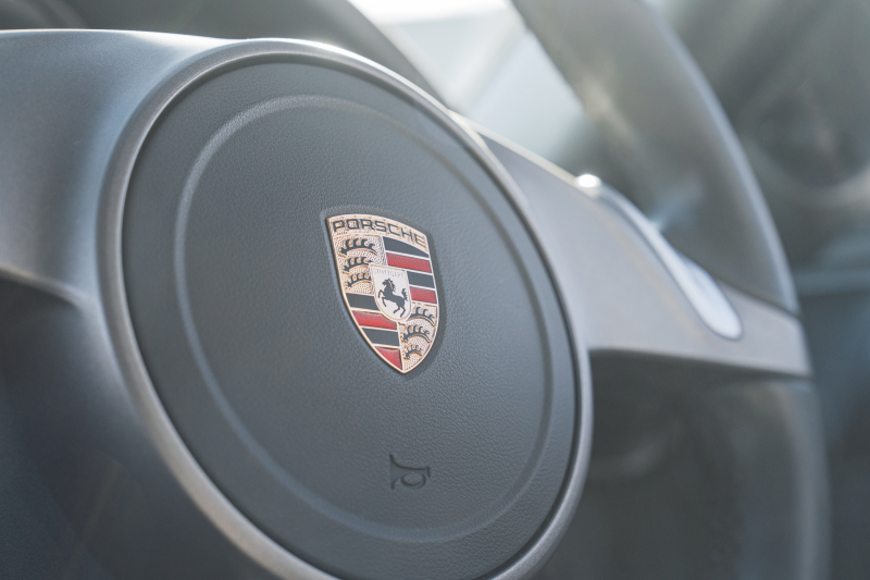 ポルシェ 911(Type997) ｶﾚﾗ　右ﾊﾝﾄﾞﾙ 後期ﾓﾃﾞﾙ ｽﾄｰﾝｸﾞﾚｰﾚｻﾞｰｼｰﾄ ｼｰﾄﾋｰﾀｰ ｸﾗﾘｵﾝﾅﾋﾞ ﾌﾙｾｸﾞTV ｷｾﾉﾝﾗｲﾄ ｵｰﾄｴｱｺﾝ ｽﾎﾟｰﾂﾃﾞｻﾞｲﾝ19ｲﾝﾁAW　2年保証