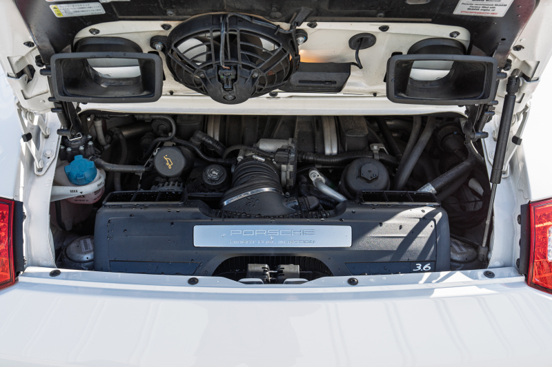 ポルシェ 911(Type997) ｶﾚﾗ　右ﾊﾝﾄﾞﾙ 後期ﾓﾃﾞﾙ ｽﾄｰﾝｸﾞﾚｰﾚｻﾞｰｼｰﾄ ｼｰﾄﾋｰﾀｰ ｸﾗﾘｵﾝﾅﾋﾞ ﾌﾙｾｸﾞTV ｷｾﾉﾝﾗｲﾄ ｵｰﾄｴｱｺﾝ ｽﾎﾟｰﾂﾃﾞｻﾞｲﾝ19ｲﾝﾁAW　2年保証