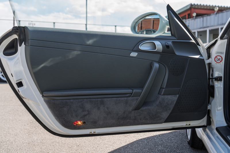 ポルシェ 911(Type997) ｶﾚﾗ　右ﾊﾝﾄﾞﾙ 後期ﾓﾃﾞﾙ ｽﾄｰﾝｸﾞﾚｰﾚｻﾞｰｼｰﾄ ｼｰﾄﾋｰﾀｰ ｸﾗﾘｵﾝﾅﾋﾞ ﾌﾙｾｸﾞTV ｷｾﾉﾝﾗｲﾄ ｵｰﾄｴｱｺﾝ ｽﾎﾟｰﾂﾃﾞｻﾞｲﾝ19ｲﾝﾁAW　2年保証