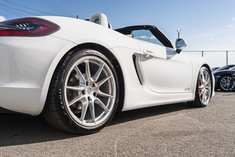 ポルシェ ボクスター(Type981) GTS ｽﾎﾟｰﾂｸﾛﾉPKG　GTSｲﾝﾃﾘｱPKG ｽﾎﾟｰﾂｼｰﾄ･ﾌﾟﾗｽ ﾅﾋﾞTV ｽﾎﾟｰﾂｴｸﾞｿﾞｰｽﾄ PASM PDLS ｽﾎﾟｰﾂﾃﾞｻﾞｲﾝｽﾃｱﾘﾝｸﾞ 電動Dﾐﾗｰ TPM ｶﾚﾗS20ｲﾝﾁAW　2年保証