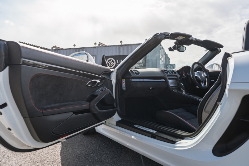 ポルシェ ボクスター(Type981) GTS ｽﾎﾟｰﾂｸﾛﾉPKG　GTSｲﾝﾃﾘｱPKG ｽﾎﾟｰﾂｼｰﾄ･ﾌﾟﾗｽ ﾅﾋﾞTV ｽﾎﾟｰﾂｴｸﾞｿﾞｰｽﾄ PASM PDLS ｽﾎﾟｰﾂﾃﾞｻﾞｲﾝｽﾃｱﾘﾝｸﾞ 電動Dﾐﾗｰ TPM ｶﾚﾗS20ｲﾝﾁAW　2年保証