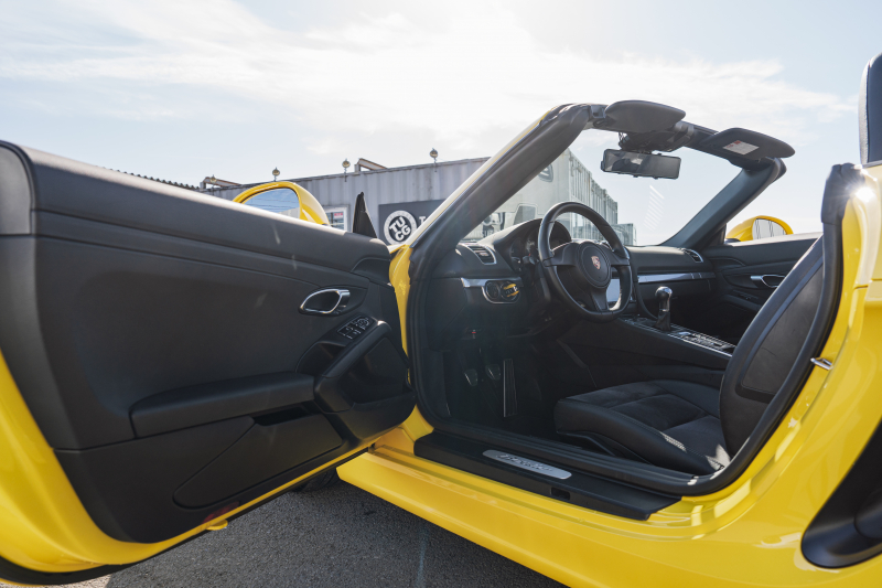 ポルシェ ボクスター(Type981) ﾍﾞｰｽｸﾞﾚｰﾄﾞ ｽﾎﾟｰﾂｸﾛﾉPKG　6速ﾏﾆｭｱﾙ 左ﾊﾝﾄﾞﾙ ﾌﾞﾗｯｸﾊｰﾌﾚｻﾞｰｼｰﾄﾋｰﾀｰ ﾌﾞﾗｯｸｿﾌﾄﾄｯﾌﾟ ﾅﾋﾞTV PDLS 電動Dﾐﾗｰ ﾋﾞﾙｼｭﾀｲﾝ車高調 ﾎﾞｸｽﾀｰS19ｲﾝﾁAW　2年保証