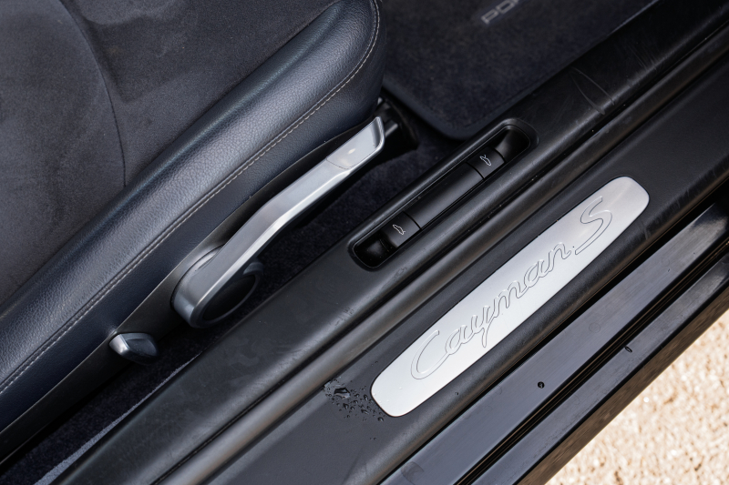 ポルシェ ケイマン(Type987) S　後期ﾓﾃﾞﾙ ｵｰｼｬﾝﾌﾞﾙｰﾊｰﾌﾚｻﾞｰｼｰﾄ ｶﾛｯﾂｪﾘｱﾅﾋﾞTV ｷｾﾉﾝ&ﾀﾞｲﾅﾐｯｸｺｰﾅﾘﾝｸﾞﾗｲﾄ ｵｰﾄｴｱｺﾝ ｹｲﾏﾝS18ｲﾝﾁAW　2年保証