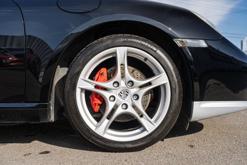 ポルシェ ケイマン(Type987) S　後期ﾓﾃﾞﾙ ｵｰｼｬﾝﾌﾞﾙｰﾊｰﾌﾚｻﾞｰｼｰﾄ ｶﾛｯﾂｪﾘｱﾅﾋﾞTV ｷｾﾉﾝ&ﾀﾞｲﾅﾐｯｸｺｰﾅﾘﾝｸﾞﾗｲﾄ ｵｰﾄｴｱｺﾝ ｹｲﾏﾝS18ｲﾝﾁAW　2年保証