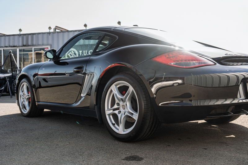 ポルシェ ケイマン(Type987) S　後期ﾓﾃﾞﾙ ｵｰｼｬﾝﾌﾞﾙｰﾊｰﾌﾚｻﾞｰｼｰﾄ ｶﾛｯﾂｪﾘｱﾅﾋﾞTV ｷｾﾉﾝ&ﾀﾞｲﾅﾐｯｸｺｰﾅﾘﾝｸﾞﾗｲﾄ ｵｰﾄｴｱｺﾝ ｹｲﾏﾝS18ｲﾝﾁAW　2年保証