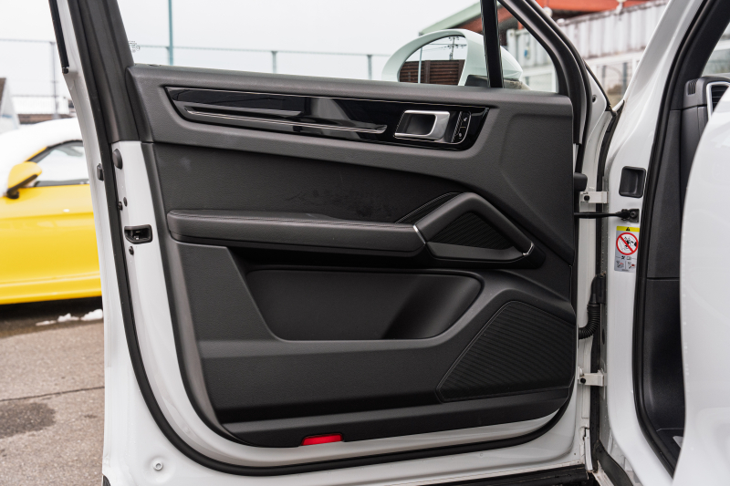 ポルシェ カイエン ﾍﾞｰｽｸﾞﾚｰﾄﾞ　1ｵｰﾅｰ 2019年ﾓﾃﾞﾙ ﾌﾞﾗｯｸﾚｻﾞｰｼｰﾄ PCMﾅﾋﾞ CarPlay ｽﾎﾟｰﾂﾃﾞｻﾞｲﾝｽﾌﾛﾝﾄｴﾌﾟﾛﾝ ｴﾝﾄﾘｰﾄﾞﾗｲﾌﾞ ACC ｱﾗｳﾝﾄﾞﾋﾞｭｰ TPM ｶｲｴﾝ19AW　2年保証