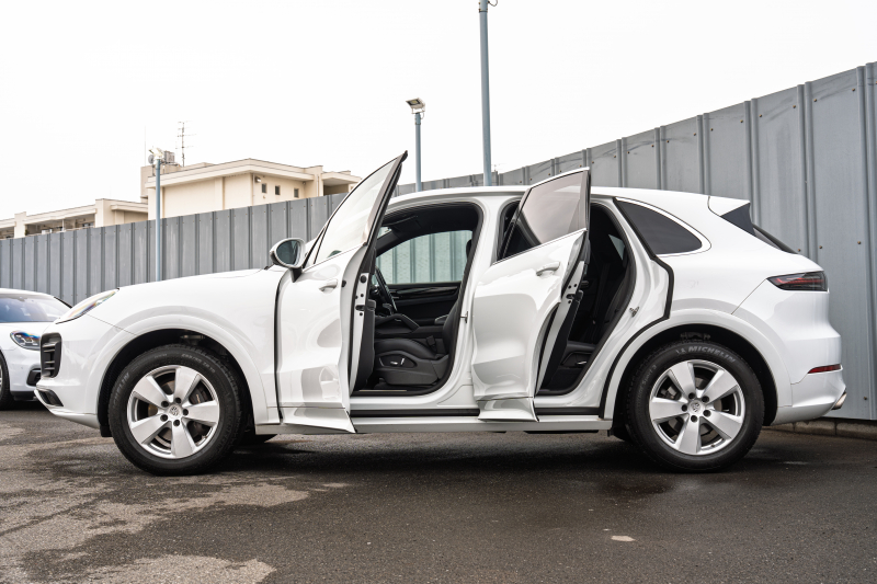 ポルシェ カイエン ﾍﾞｰｽｸﾞﾚｰﾄﾞ　1ｵｰﾅｰ 2019年ﾓﾃﾞﾙ ﾌﾞﾗｯｸﾚｻﾞｰｼｰﾄ PCMﾅﾋﾞ CarPlay ｽﾎﾟｰﾂﾃﾞｻﾞｲﾝｽﾌﾛﾝﾄｴﾌﾟﾛﾝ ｴﾝﾄﾘｰﾄﾞﾗｲﾌﾞ ACC ｱﾗｳﾝﾄﾞﾋﾞｭｰ TPM ｶｲｴﾝ19AW　2年保証