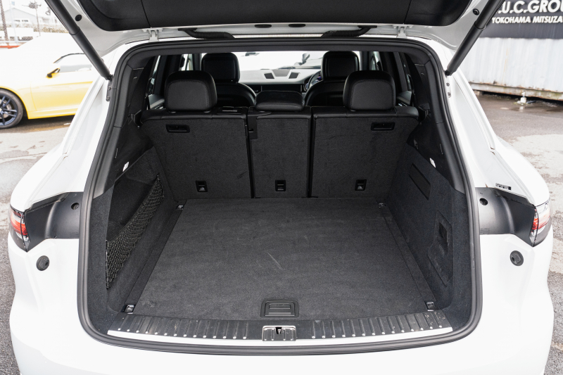 ポルシェ カイエン ﾍﾞｰｽｸﾞﾚｰﾄﾞ　1ｵｰﾅｰ 2019年ﾓﾃﾞﾙ ﾌﾞﾗｯｸﾚｻﾞｰｼｰﾄ PCMﾅﾋﾞ CarPlay ｽﾎﾟｰﾂﾃﾞｻﾞｲﾝｽﾌﾛﾝﾄｴﾌﾟﾛﾝ ｴﾝﾄﾘｰﾄﾞﾗｲﾌﾞ ACC ｱﾗｳﾝﾄﾞﾋﾞｭｰ TPM ｶｲｴﾝ19AW　2年保証