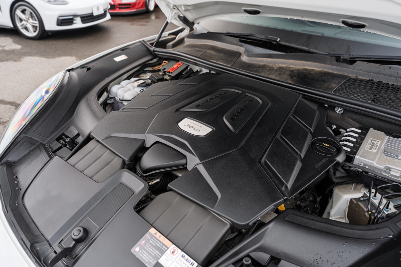 ポルシェ カイエン ﾍﾞｰｽｸﾞﾚｰﾄﾞ　1ｵｰﾅｰ 2019年ﾓﾃﾞﾙ ﾌﾞﾗｯｸﾚｻﾞｰｼｰﾄ PCMﾅﾋﾞ CarPlay ｽﾎﾟｰﾂﾃﾞｻﾞｲﾝｽﾌﾛﾝﾄｴﾌﾟﾛﾝ ｴﾝﾄﾘｰﾄﾞﾗｲﾌﾞ ACC ｱﾗｳﾝﾄﾞﾋﾞｭｰ TPM ｶｲｴﾝ19AW　2年保証