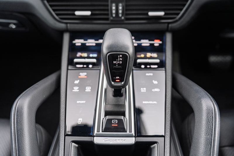 ポルシェ カイエン ﾍﾞｰｽｸﾞﾚｰﾄﾞ　1ｵｰﾅｰ 2019年ﾓﾃﾞﾙ ﾌﾞﾗｯｸﾚｻﾞｰｼｰﾄ PCMﾅﾋﾞ CarPlay ｽﾎﾟｰﾂﾃﾞｻﾞｲﾝｽﾌﾛﾝﾄｴﾌﾟﾛﾝ ｴﾝﾄﾘｰﾄﾞﾗｲﾌﾞ ACC ｱﾗｳﾝﾄﾞﾋﾞｭｰ TPM ｶｲｴﾝ19AW　2年保証