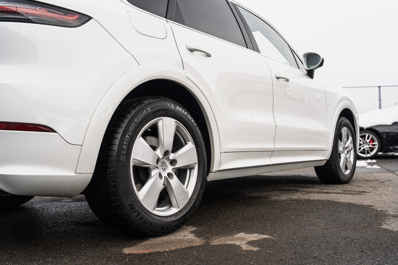 ポルシェ カイエン ﾍﾞｰｽｸﾞﾚｰﾄﾞ　1ｵｰﾅｰ 2019年ﾓﾃﾞﾙ ﾌﾞﾗｯｸﾚｻﾞｰｼｰﾄ PCMﾅﾋﾞ CarPlay ｽﾎﾟｰﾂﾃﾞｻﾞｲﾝｽﾌﾛﾝﾄｴﾌﾟﾛﾝ ｴﾝﾄﾘｰﾄﾞﾗｲﾌﾞ ACC ｱﾗｳﾝﾄﾞﾋﾞｭｰ TPM ｶｲｴﾝ19AW　2年保証