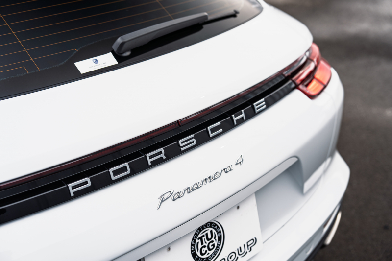 ポルシェ パナメーラ スポーツツーリスモ 4　ﾌﾞﾗｯｸﾚｻﾞｰｼｰﾄ ﾊﾟﾉﾗﾏｻﾝﾙｰﾌ PCMﾅﾋﾞ CayPlay PDLS/LEDﾗｲﾄ PASM/ｴｱｻｽ ｴﾝﾄﾘｰD ACC ﾊﾟﾅﾒｰﾗﾀｰﾎﾞ20ｲﾝﾁAW　2年保証