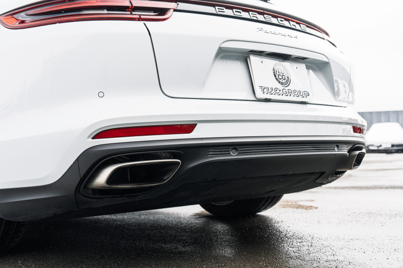 ポルシェ パナメーラ スポーツツーリスモ 4　ﾌﾞﾗｯｸﾚｻﾞｰｼｰﾄ ﾊﾟﾉﾗﾏｻﾝﾙｰﾌ PCMﾅﾋﾞ CayPlay PDLS/LEDﾗｲﾄ PASM/ｴｱｻｽ ｴﾝﾄﾘｰD ACC ﾊﾟﾅﾒｰﾗﾀｰﾎﾞ20ｲﾝﾁAW　2年保証