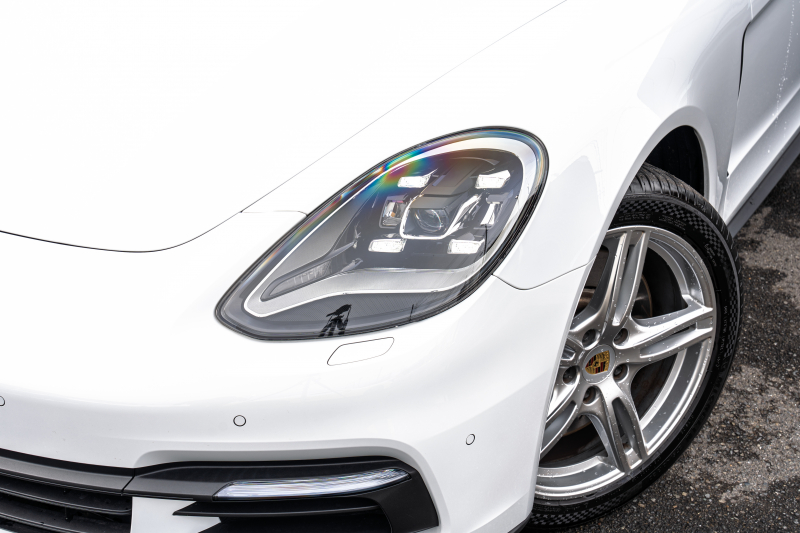 ポルシェ パナメーラ スポーツツーリスモ 4　ﾌﾞﾗｯｸﾚｻﾞｰｼｰﾄ ﾊﾟﾉﾗﾏｻﾝﾙｰﾌ PCMﾅﾋﾞ CayPlay PDLS/LEDﾗｲﾄ PASM/ｴｱｻｽ ｴﾝﾄﾘｰD ACC ﾊﾟﾅﾒｰﾗﾀｰﾎﾞ20ｲﾝﾁAW　2年保証