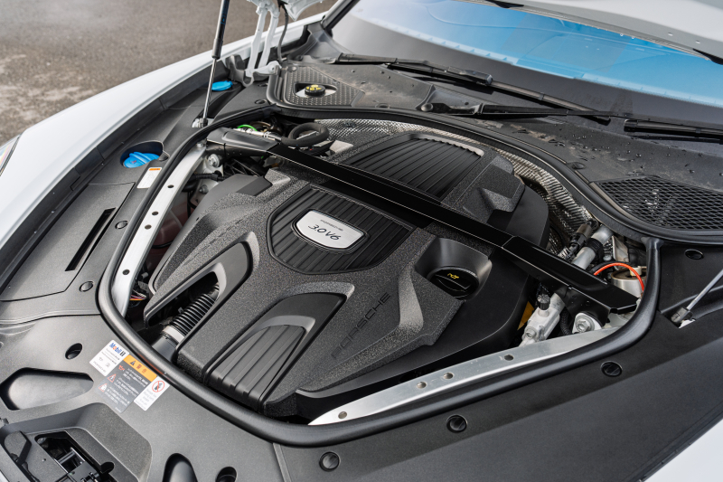 ポルシェ パナメーラ スポーツツーリスモ 4　ﾌﾞﾗｯｸﾚｻﾞｰｼｰﾄ ﾊﾟﾉﾗﾏｻﾝﾙｰﾌ PCMﾅﾋﾞ CayPlay PDLS/LEDﾗｲﾄ PASM/ｴｱｻｽ ｴﾝﾄﾘｰD ACC ﾊﾟﾅﾒｰﾗﾀｰﾎﾞ20ｲﾝﾁAW　2年保証